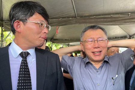 狼狽為伍 黃國昌出賣柯文哲